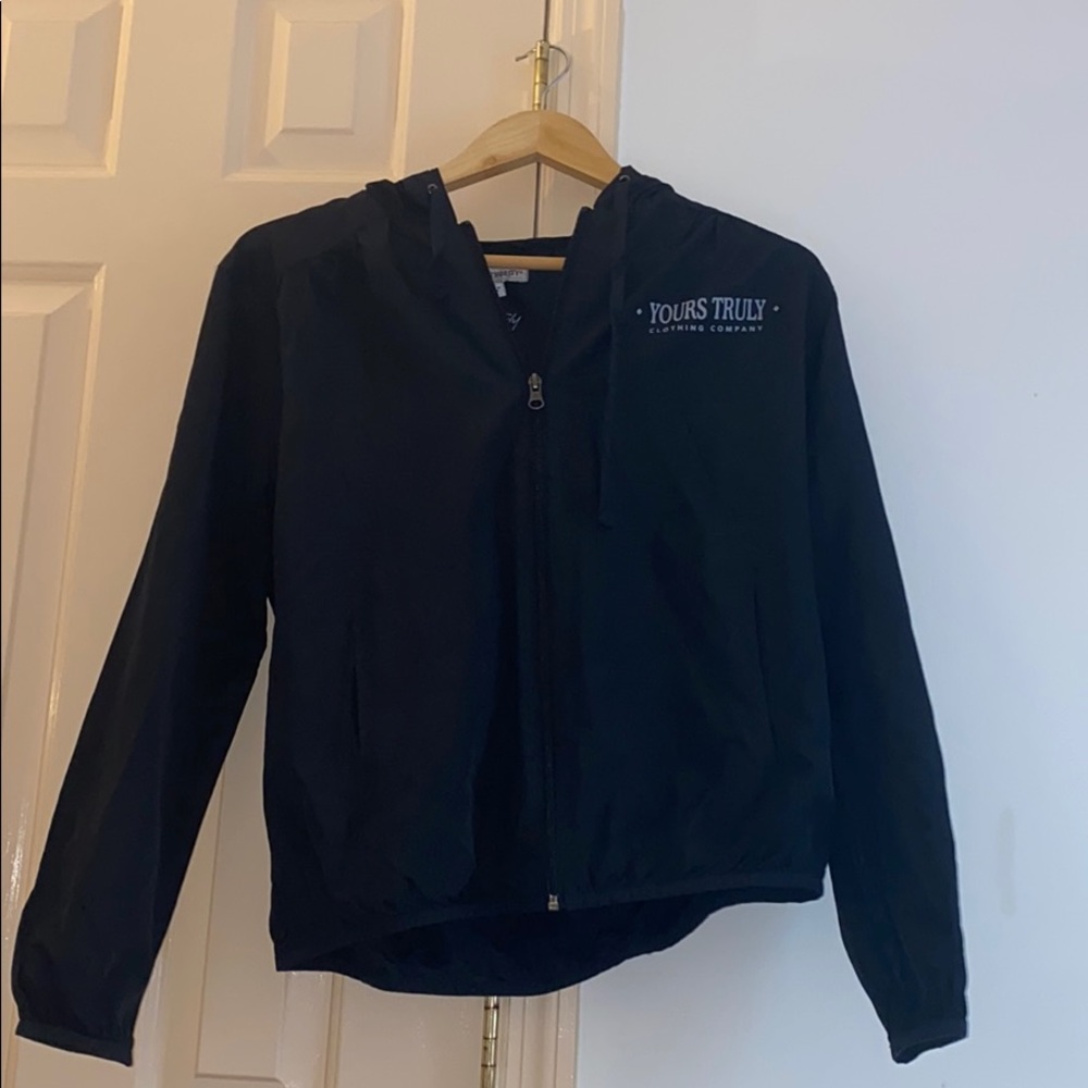 Yours truly black windbreaker size medium 🖤🖤💕
